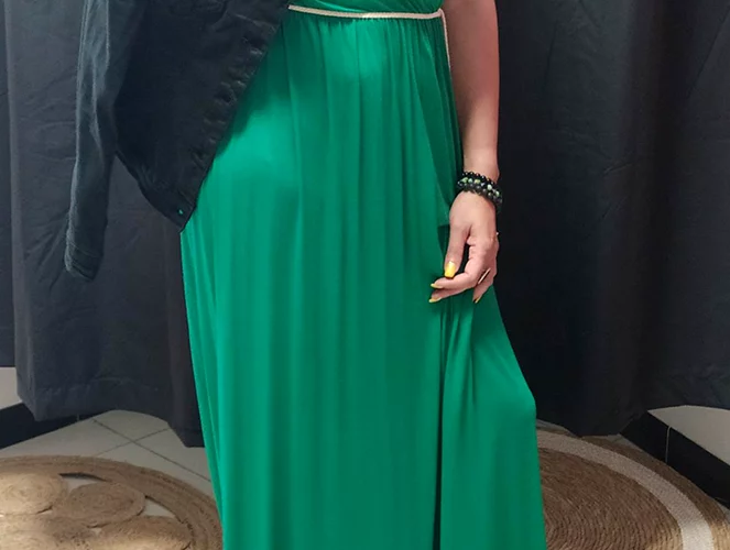 femmes portant des vetements de mode feminine street wear boheme casual